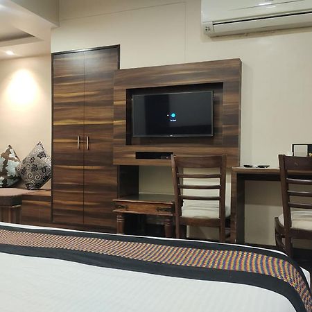 Hotel Rang Mahal Near Jaipur International Airport Εξωτερικό φωτογραφία