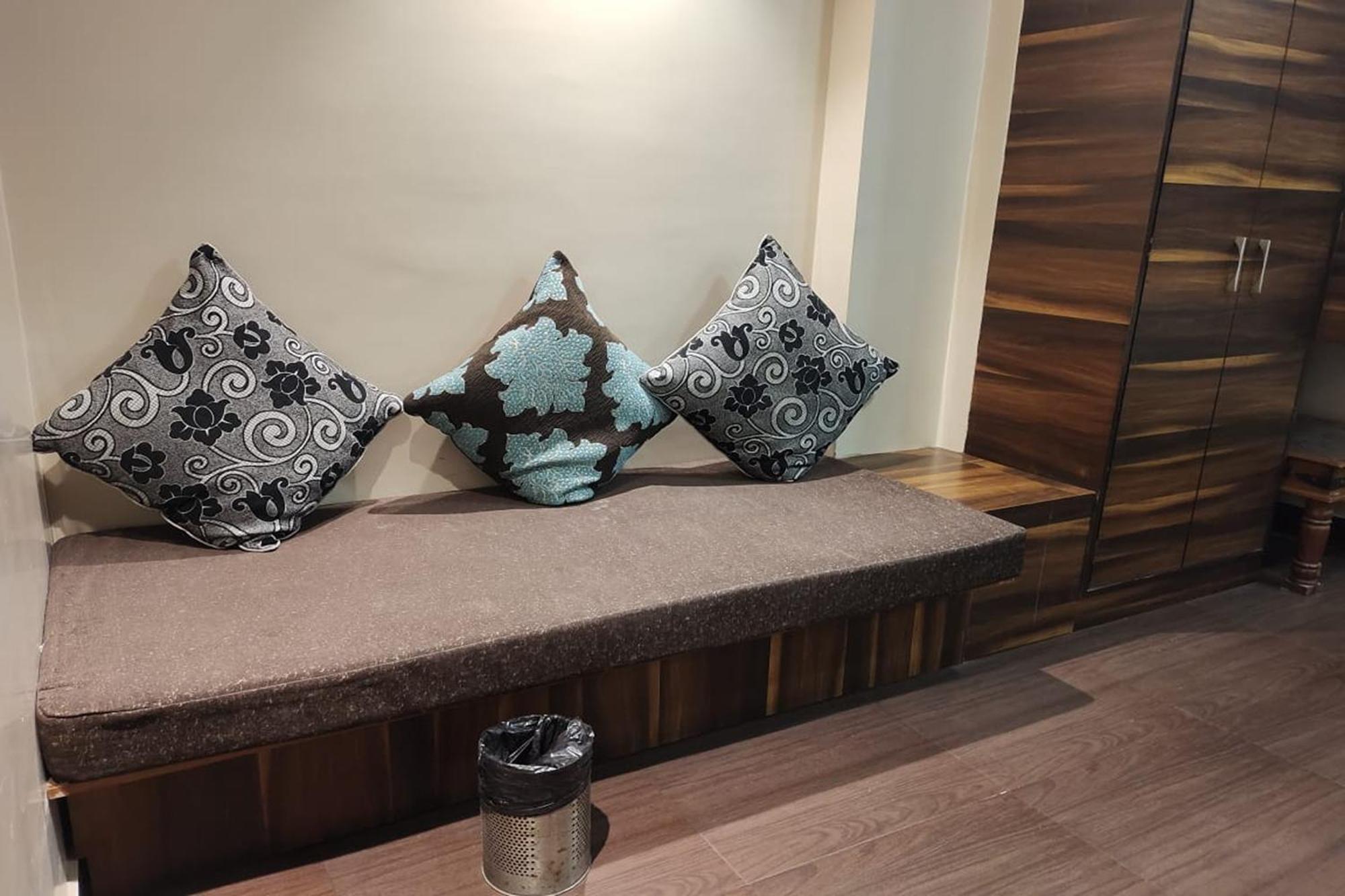 Hotel Rang Mahal Near Jaipur International Airport Εξωτερικό φωτογραφία
